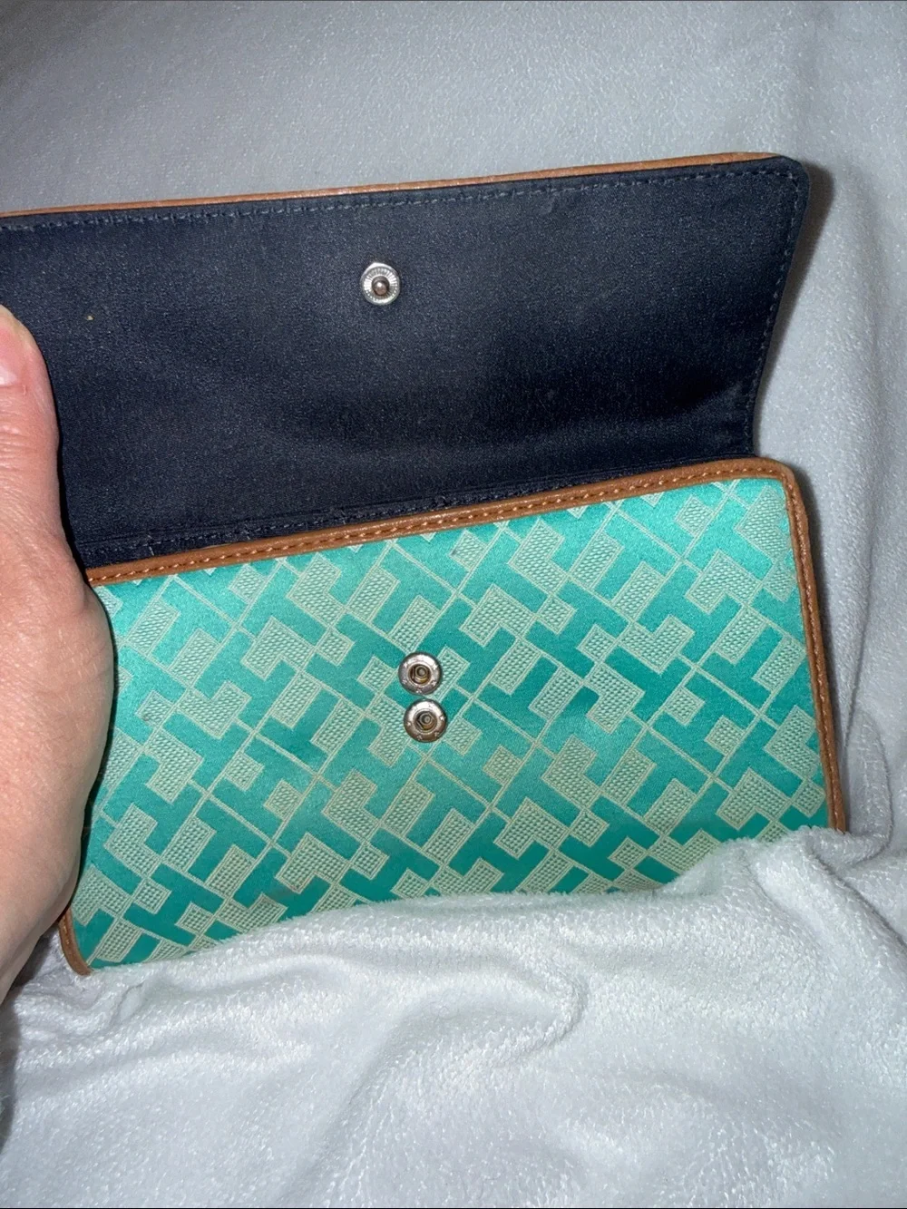 TOMMY HILFIGER Teal signature Wallet with Brown Trim multi cards checkbook